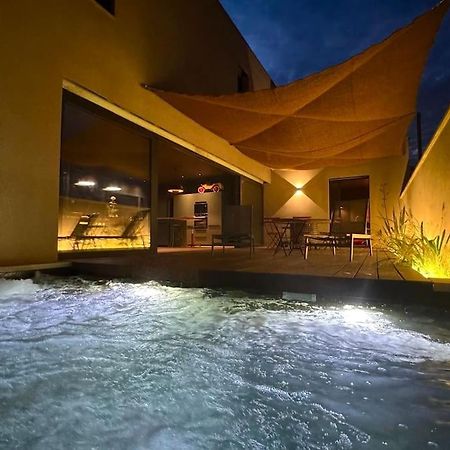 Maison D'Architecte Avec Piscine-Spa Chauffe En Centre Ville De Vaison-La-Romaine Kültér fotó