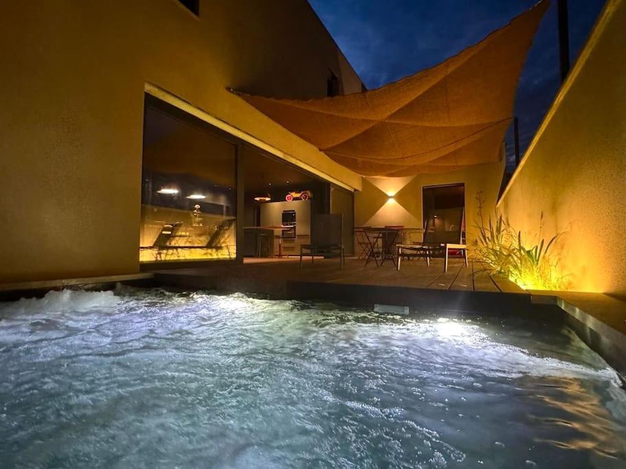 Maison D'Architecte Avec Piscine-Spa Chauffe En Centre Ville De Vaison-La-Romaine Kültér fotó